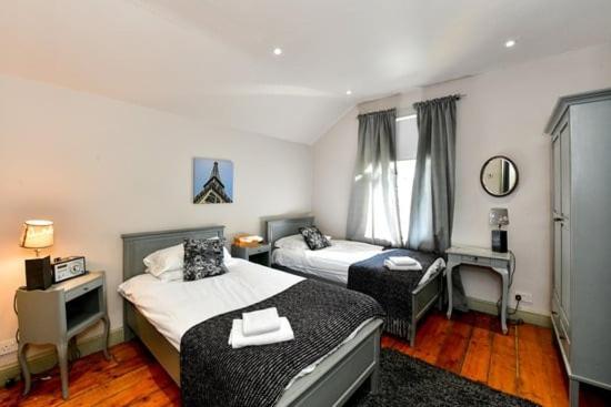 Quirky 4 Bedroom Apartment With Terrace Cardiff Exteriér fotografie